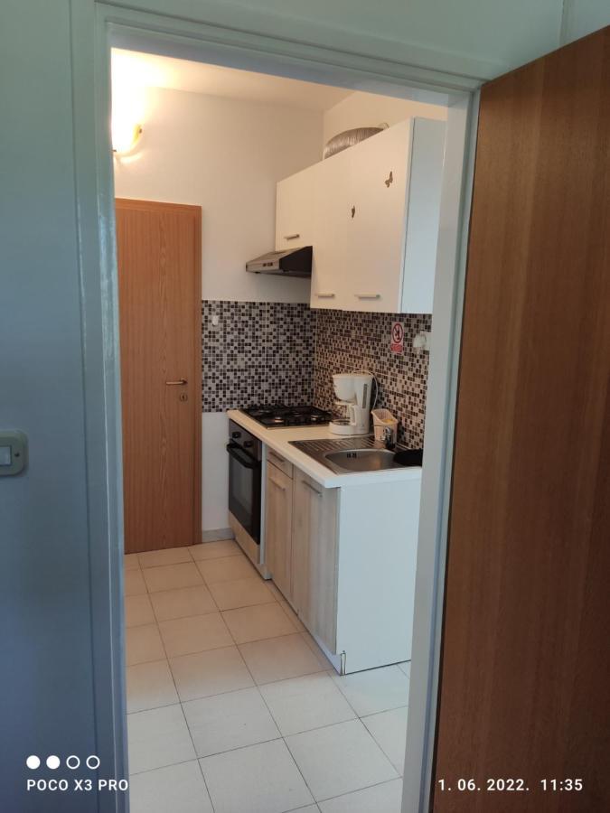 Apartmani Bruna Bilice Vrulje  Ngoại thất bức ảnh